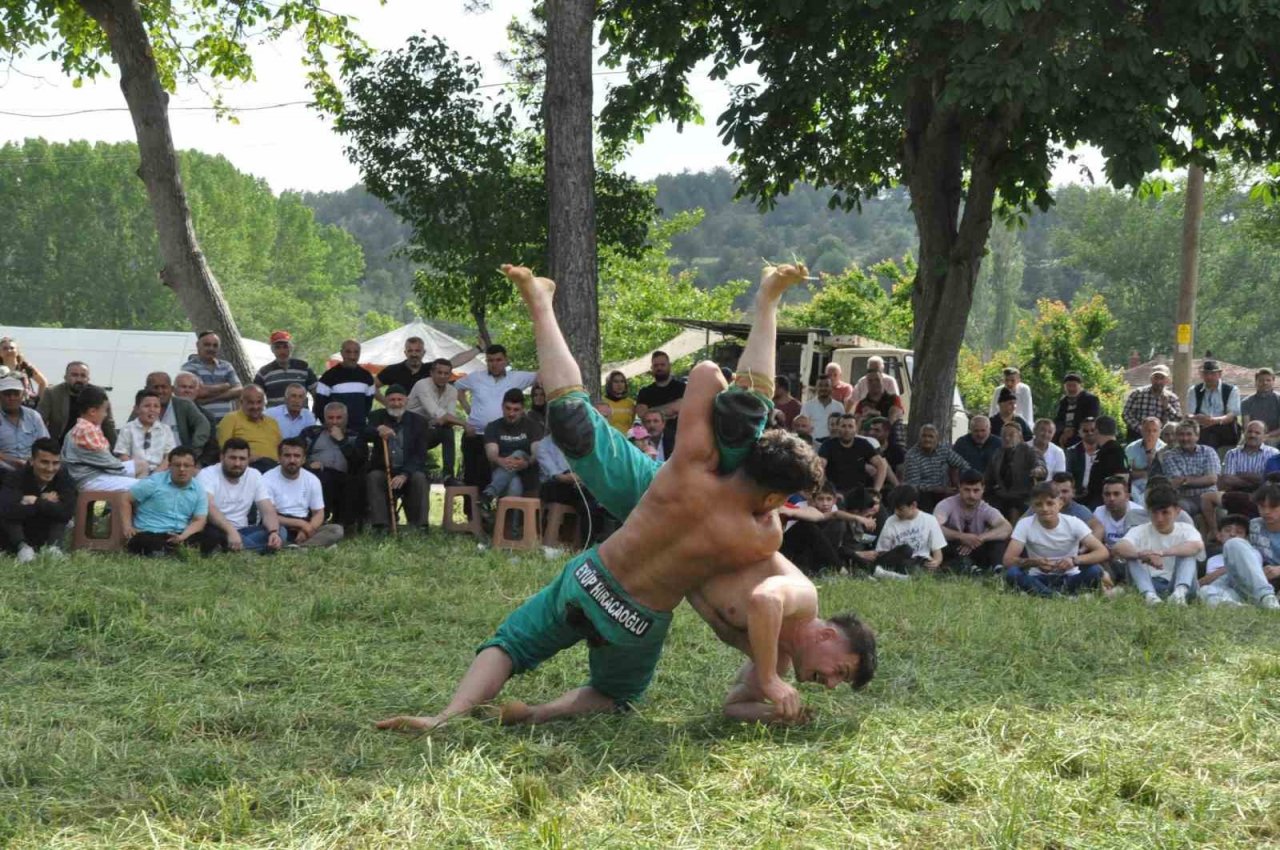 Hacet Bayramı’nda 350 kilogram et ve 400 kilogram bulgur pişirildi