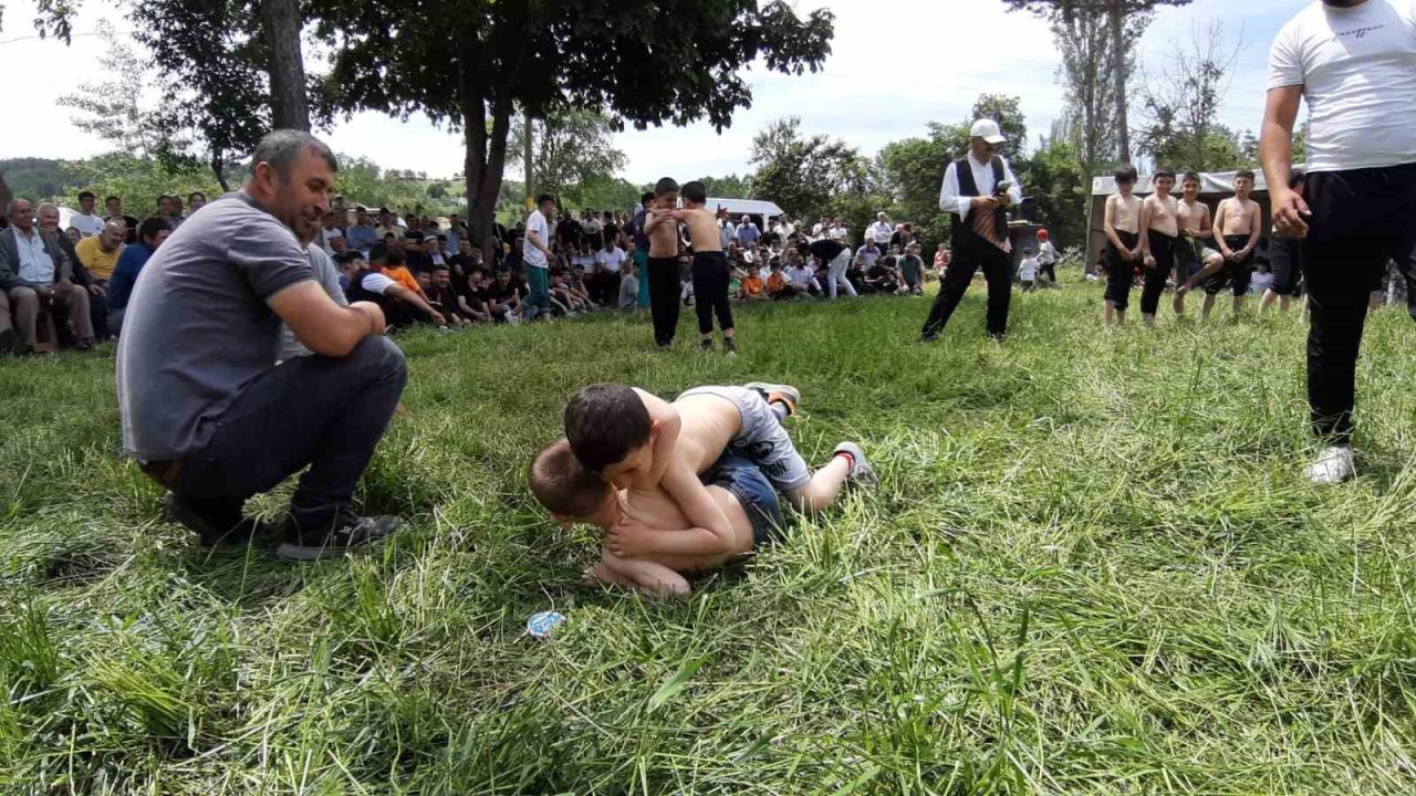 Hacet Bayramı’nda 350 kilogram et ve 400 kilogram bulgur pişirildi