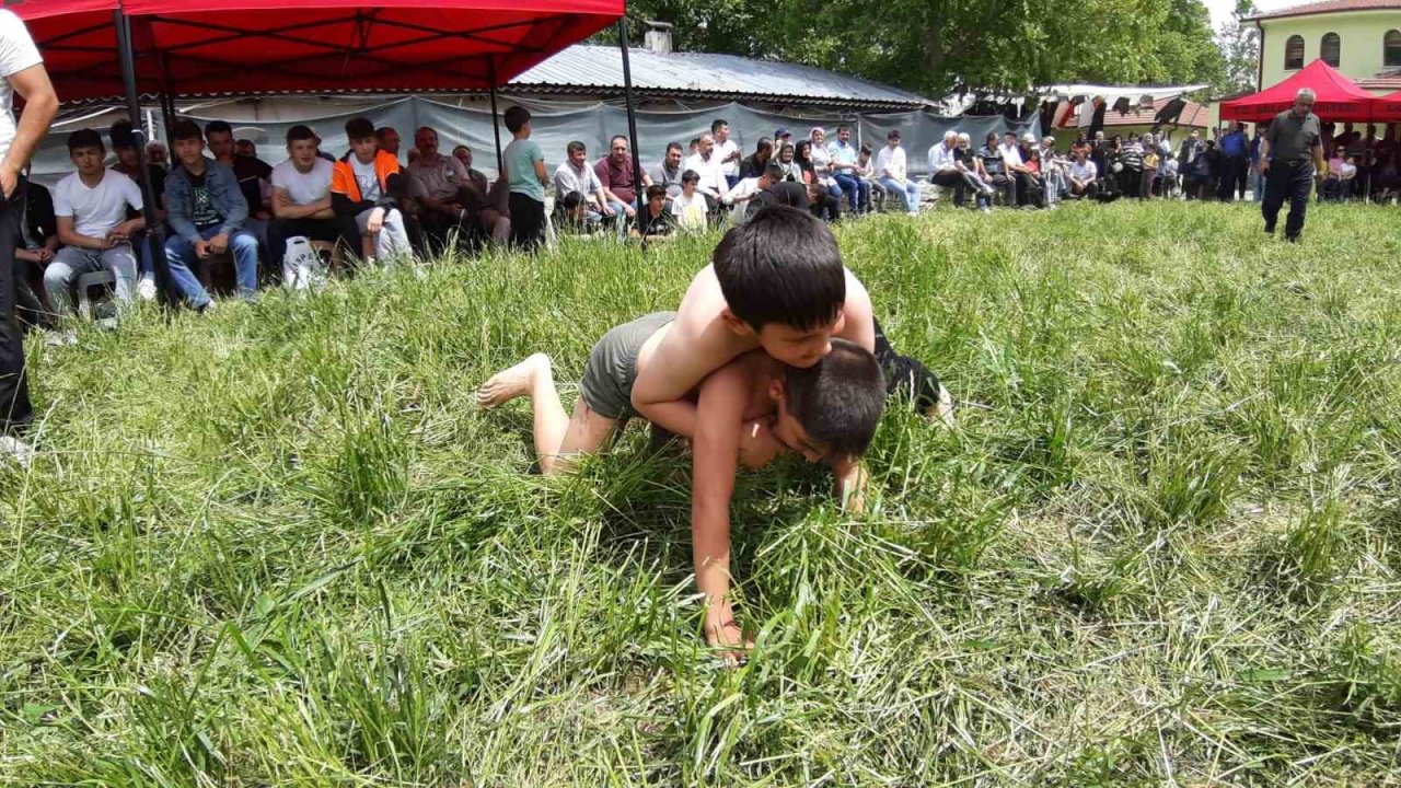 Hacet Bayramı’nda 350 kilogram et ve 400 kilogram bulgur pişirildi