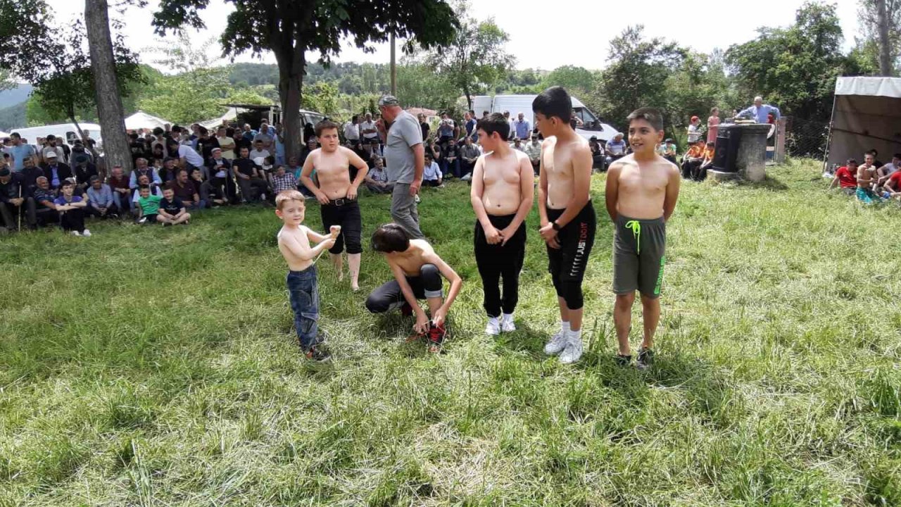 Hacet Bayramı’nda 350 kilogram et ve 400 kilogram bulgur pişirildi