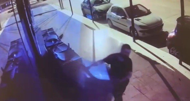 Sandalye hırsızı kamerada