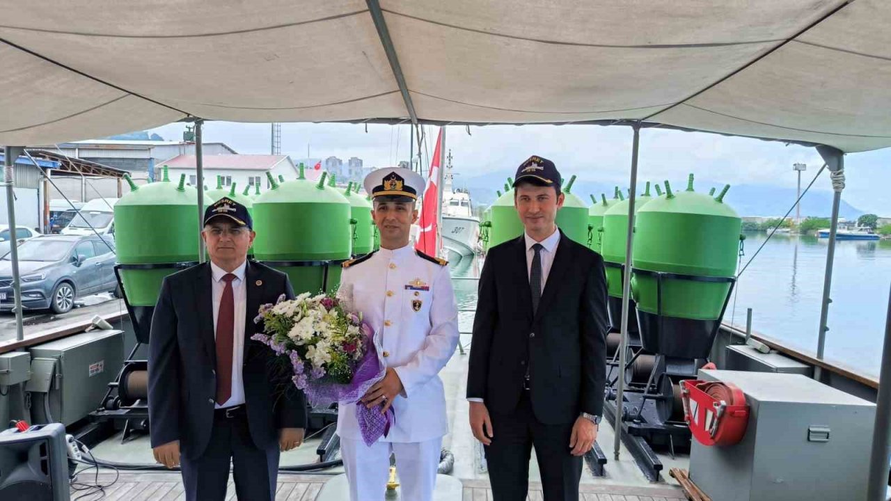 TCG Nusret Mayın Müze Gemisi Hopa Limanında ziyaretçilerini ağırladı
