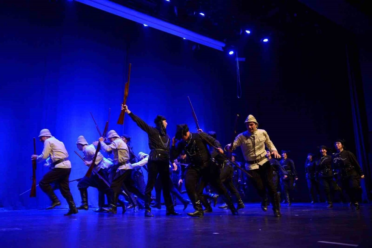 Kurtuluş hikayesi halk danslarıyla anlatıldı