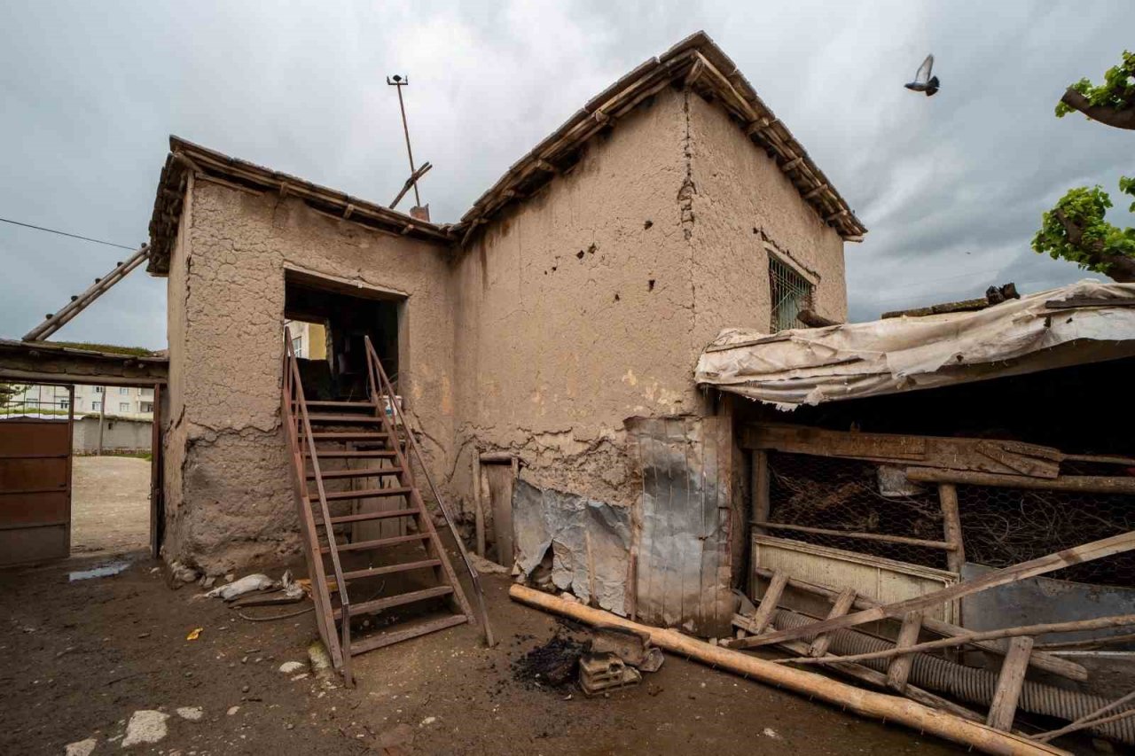 Anadolu’nun kerpiç evleri fotoğraflanıyor