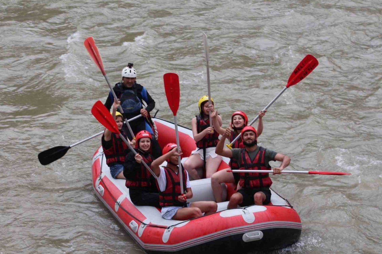 Çekilişte kazandılar Melen’de kürek çektiler