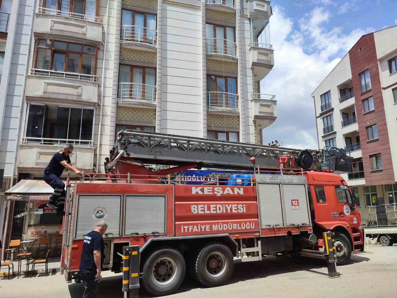 Keşan’da hayatından endişe edilen yaşlı kadın çarşıdan gelince yakınları rahat nefes aldı