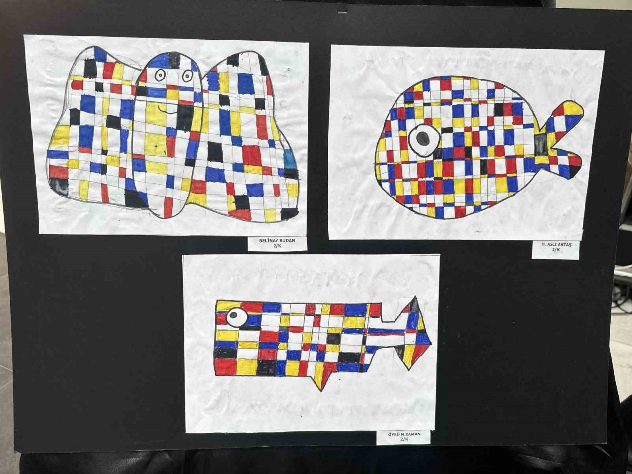 Minik öğrencilerin yıl sonu resim sergisi beğeni topladı