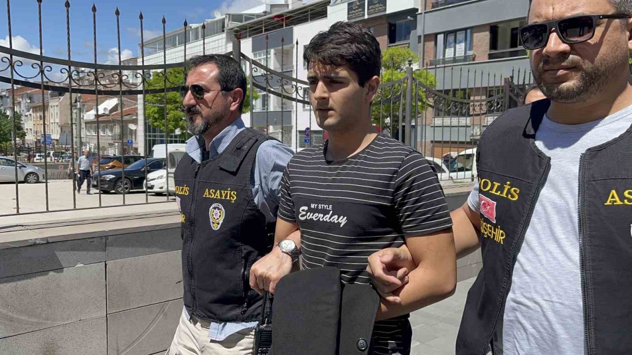24 yaşındaki gencin öldürülmesiyle ilgili yakalanan baba oğul adliyeye sevk edildi