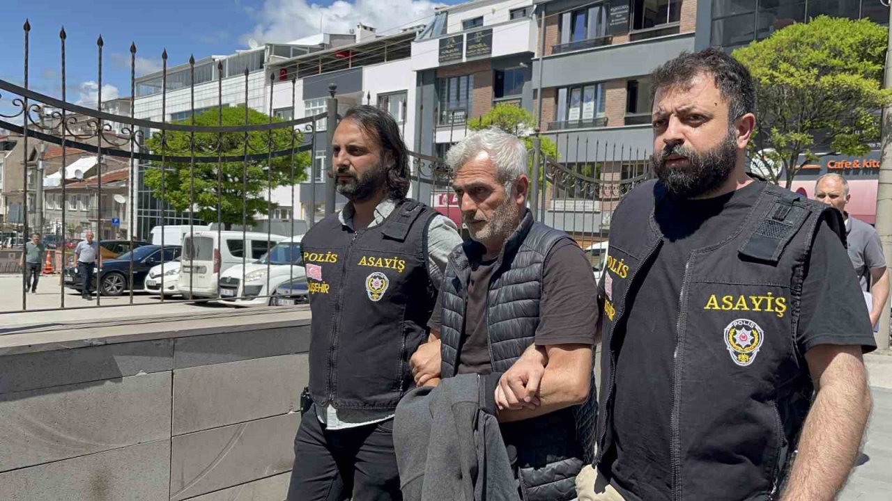 24 yaşındaki gencin öldürülmesiyle ilgili yakalanan baba oğul adliyeye sevk edildi