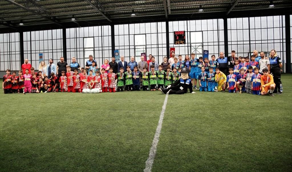 Çocukları teknoloji bağımlılığından korumak için futbol turnuvası düzenlendi