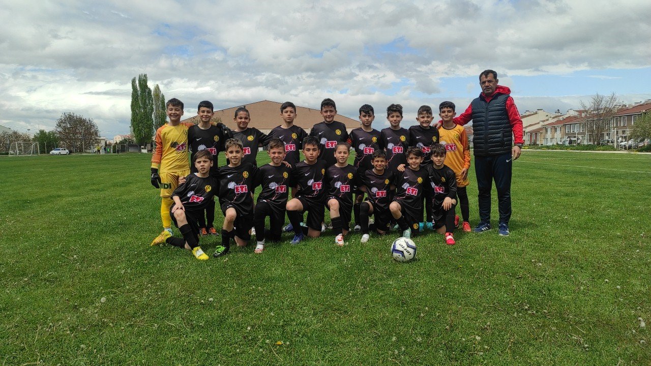 Es Es’in minikleri geleceğin yıldızları olmaya adaylar