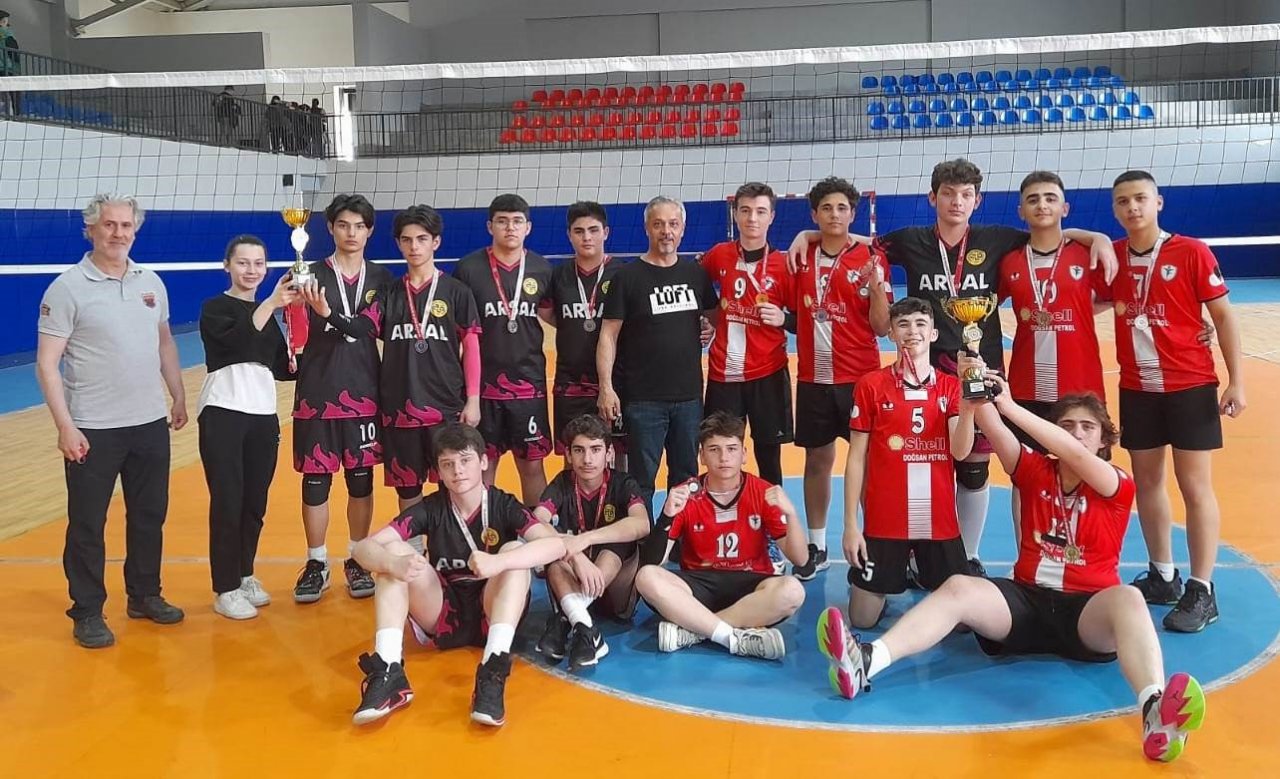 Voleybol gençlerde birinciler belli oldu