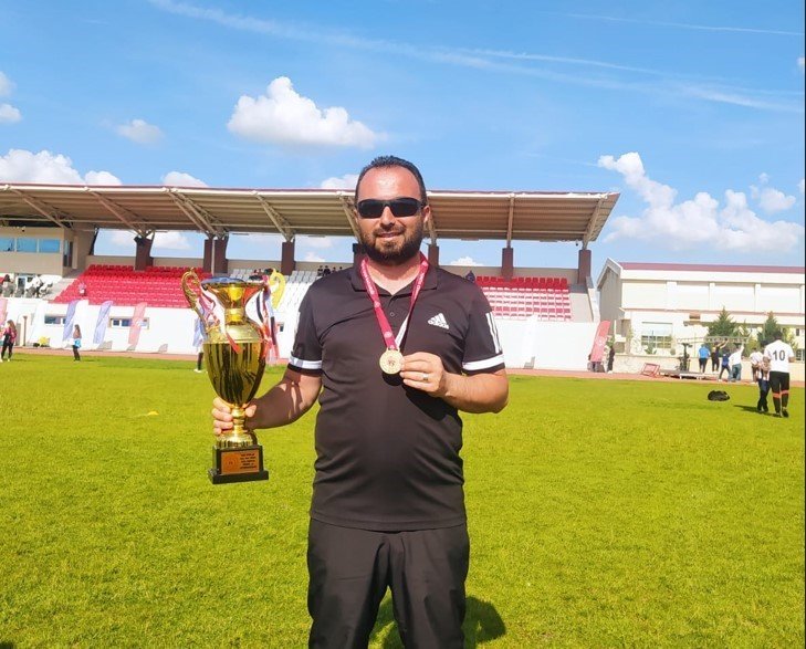 Ömer Halisdemir Anadolu İmam Hatip Lisesi, kriket Türkiye şampiyonu oldu