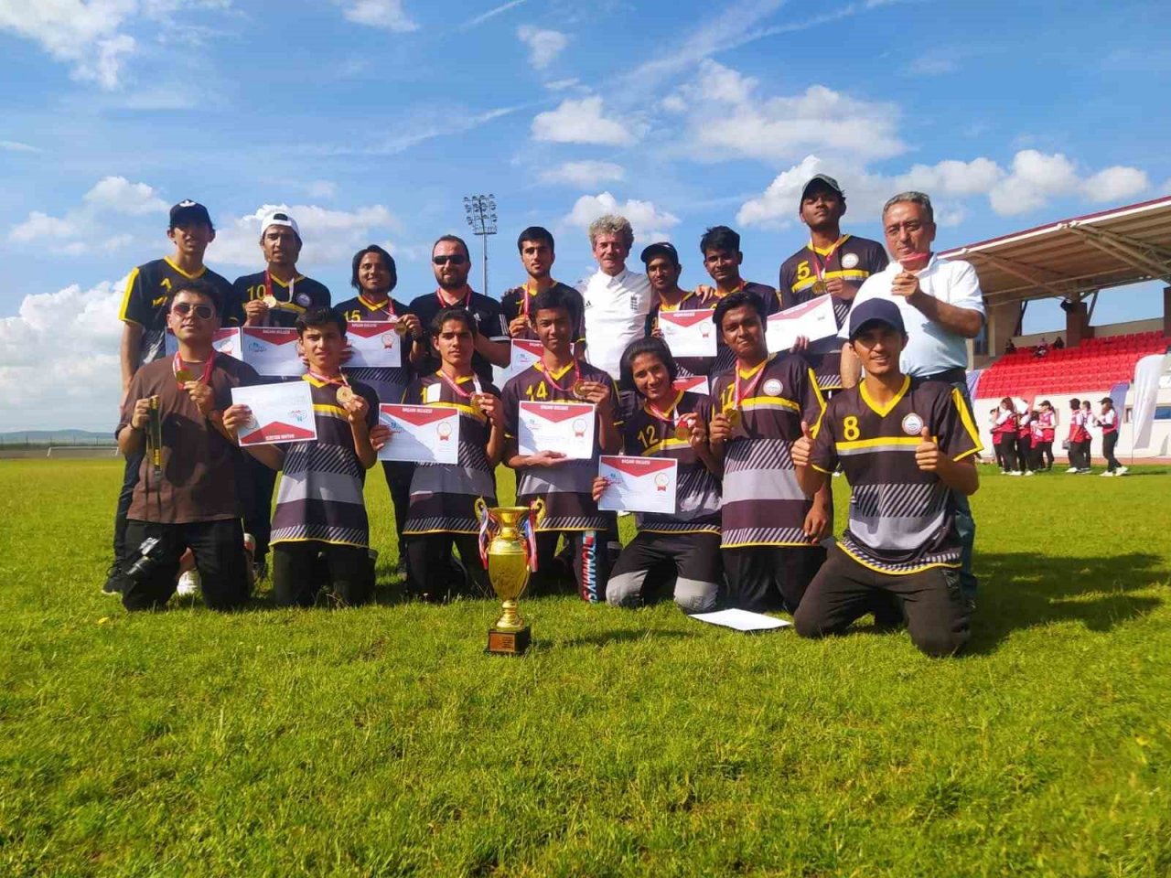 Ömer Halisdemir Anadolu İmam Hatip Lisesi, kriket Türkiye şampiyonu oldu