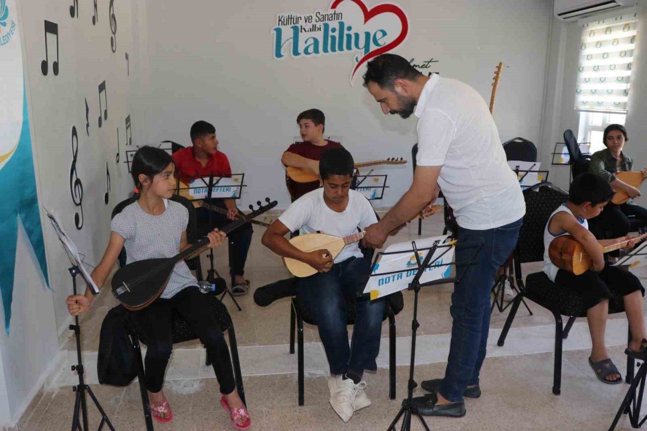 Yeni yapılan kültür merkezine yoğun ilgi