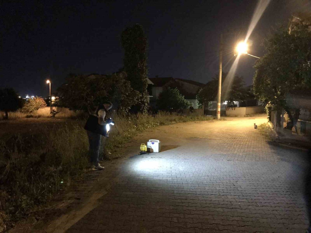 Evin duvarlarına mermiler isabet etti, ekipler harekete geçti