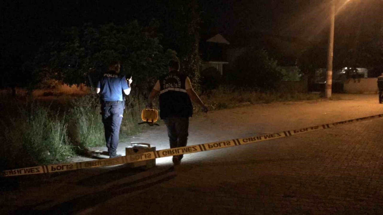 Evin duvarlarına mermiler isabet etti, ekipler harekete geçti