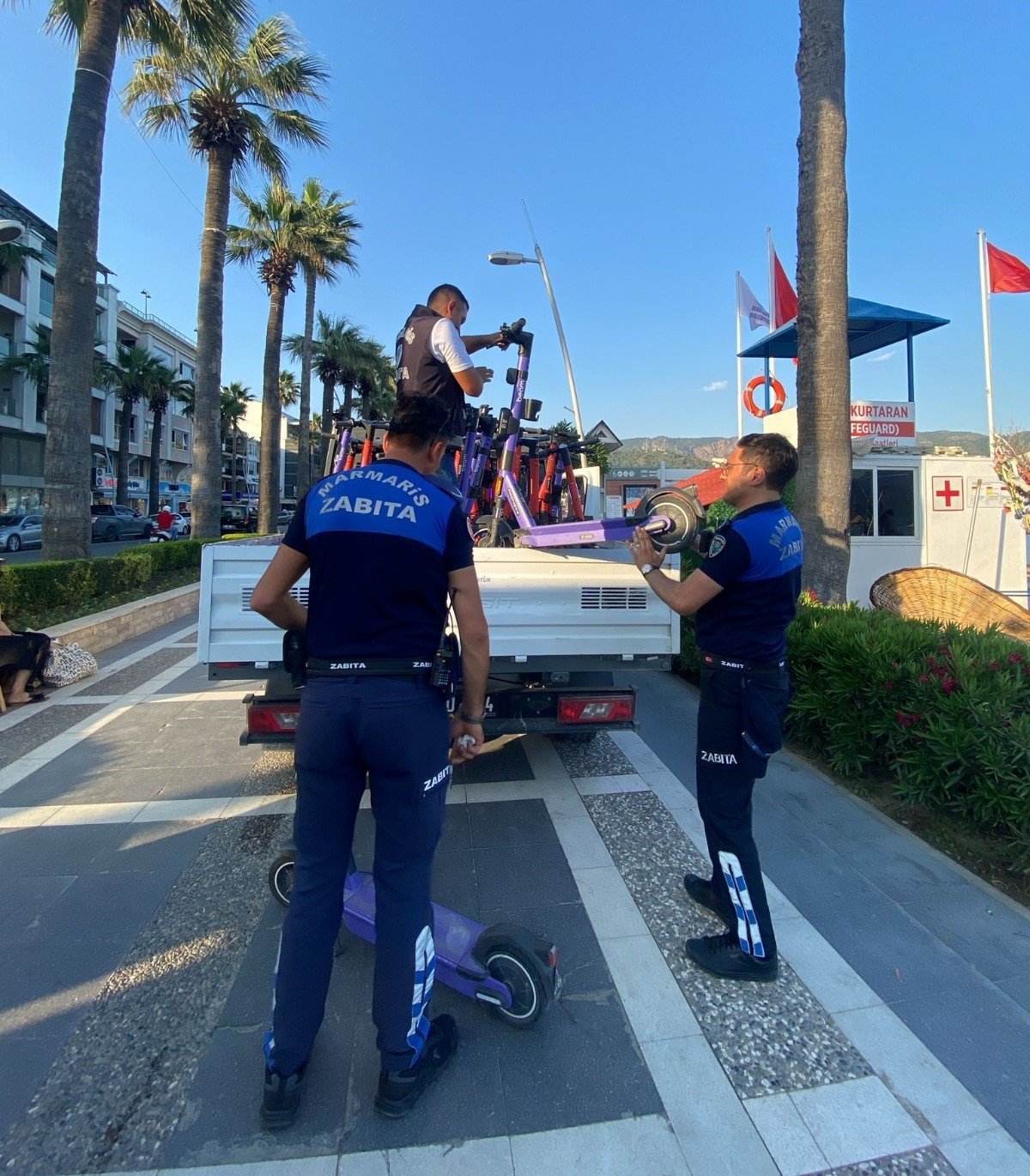 Marmaris’te zabıtadan scooter mesaisi