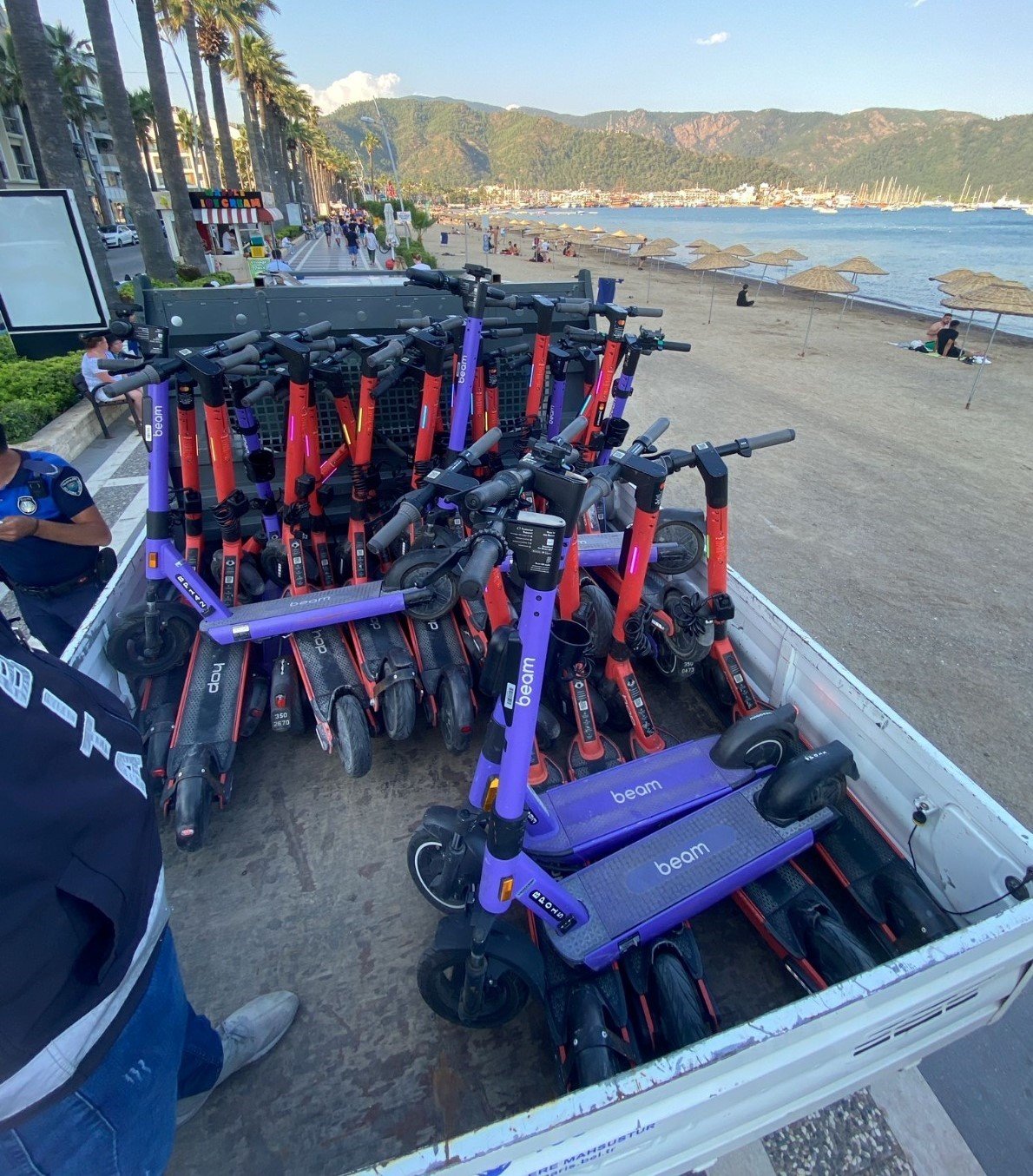 Marmaris’te zabıtadan scooter mesaisi