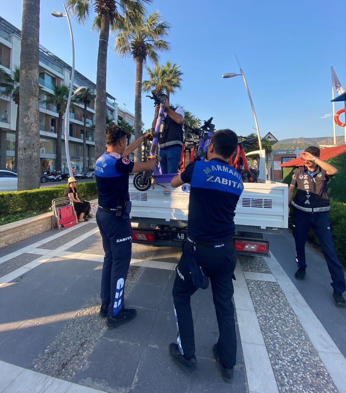 Marmaris’te zabıtadan scooter mesaisi