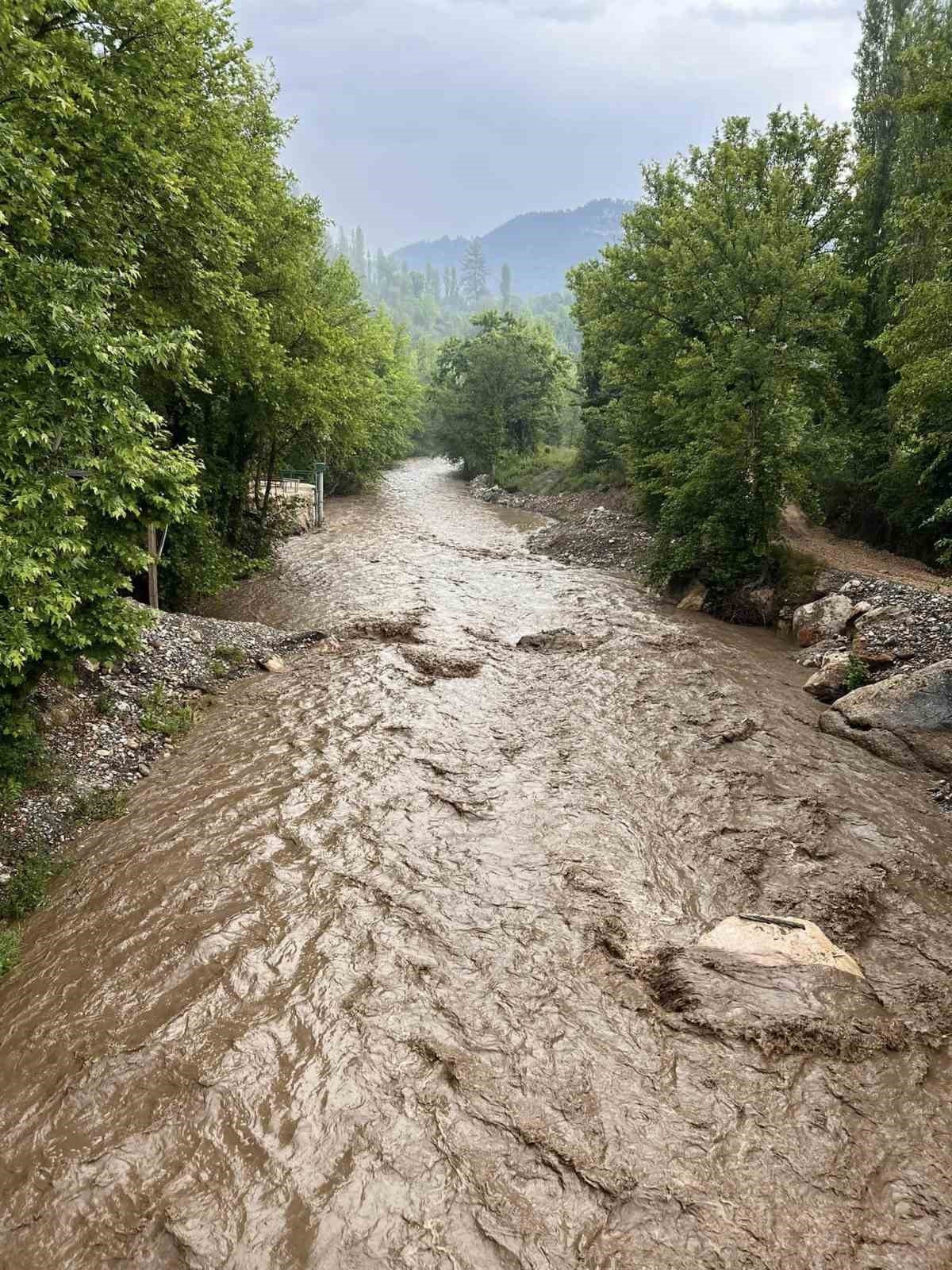 Muğla’da sağanak yağış etkili oldu