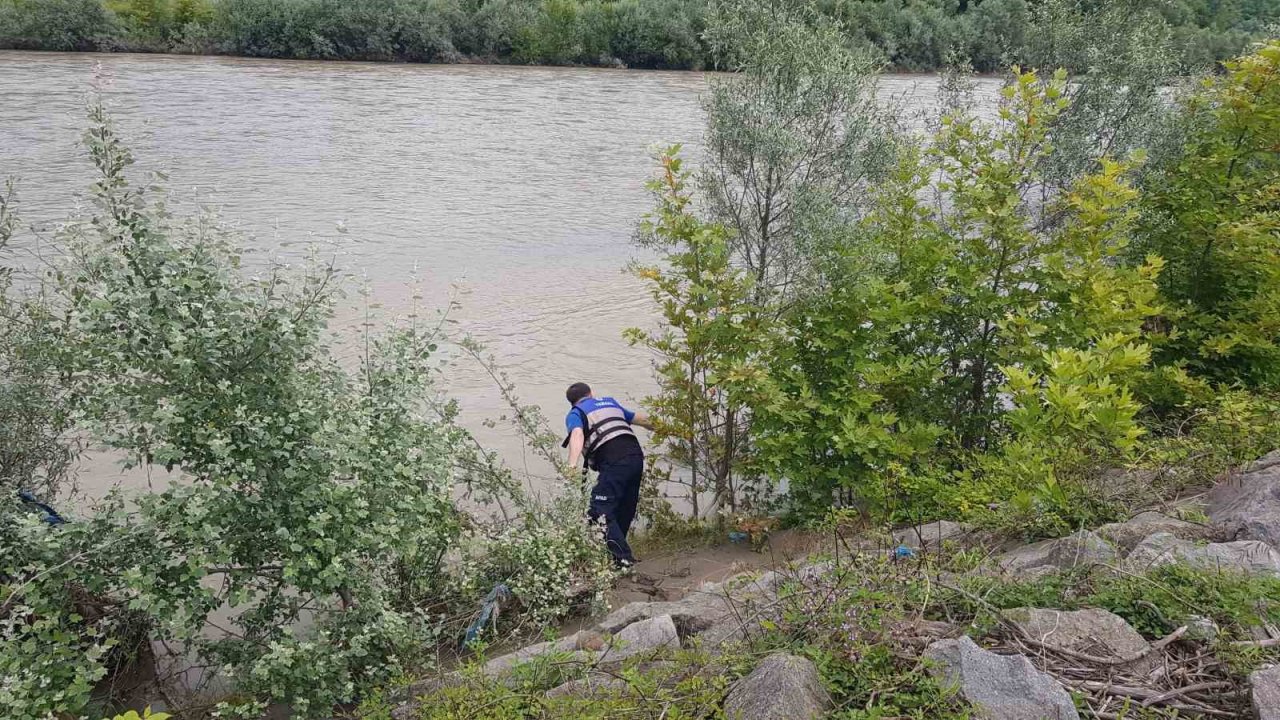 Akıntıya kapılan kadın hayatını kaybetti