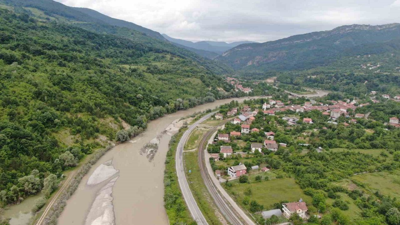 Akıntıya kapılan kadın hayatını kaybetti
