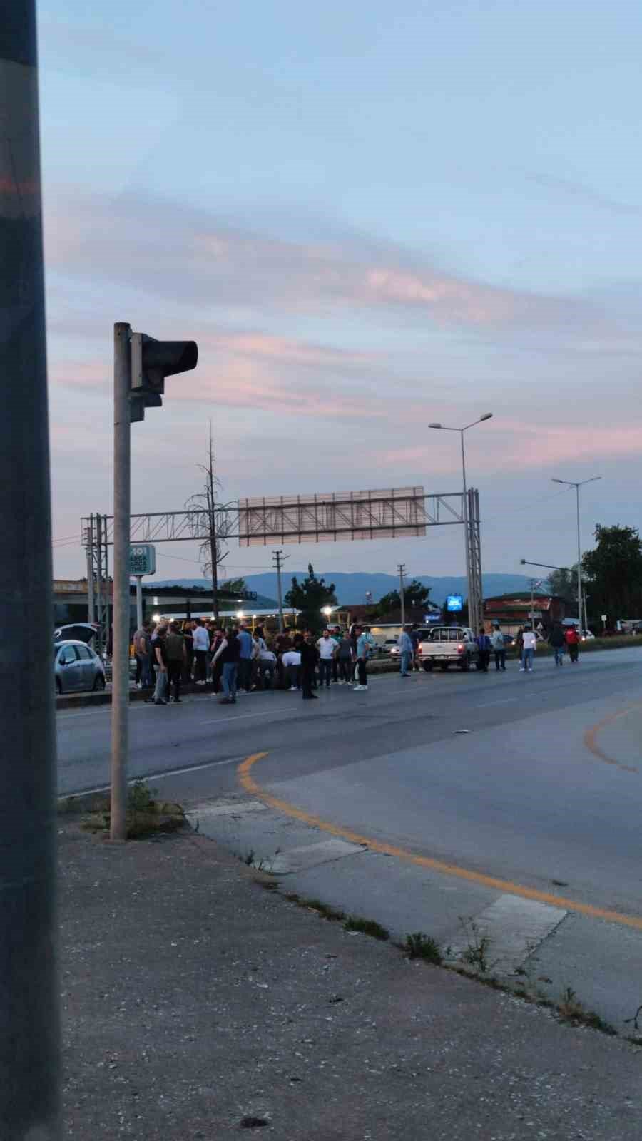 Tır ile motosiklet çarpıştı: 2 yaralı