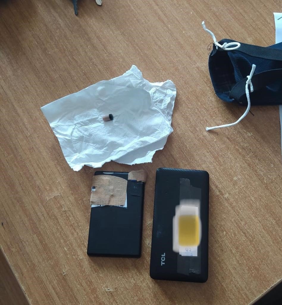 Ehliyet sınavına girerken kameralı kopya düzeneği ile yakalandı