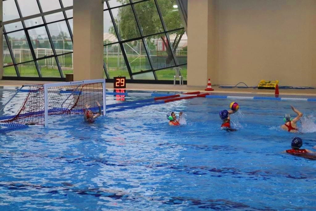 Elazığ’da su topu takımlarından yeni başarı