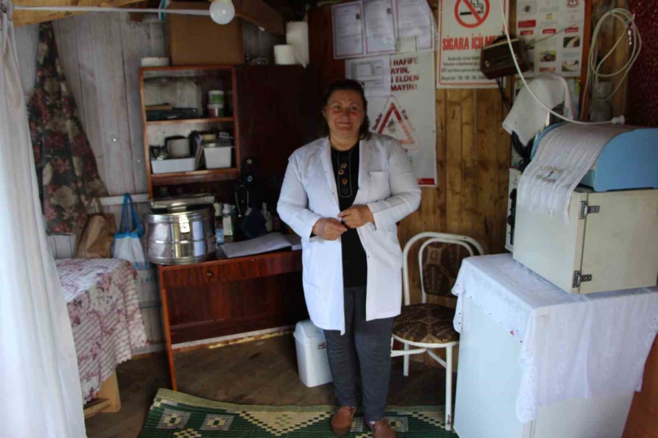 Babasını kaybettiği yaylada hastalara şifa oluyor