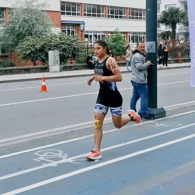 Denizlili Buse, triatlonda Türkiye şampiyonu oldu