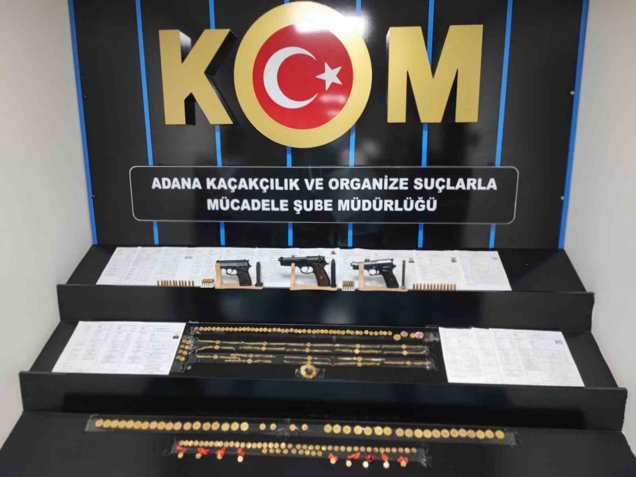 Dolandırıcılık operasyonunda ele geçirilen sahte altınlar sergilendi