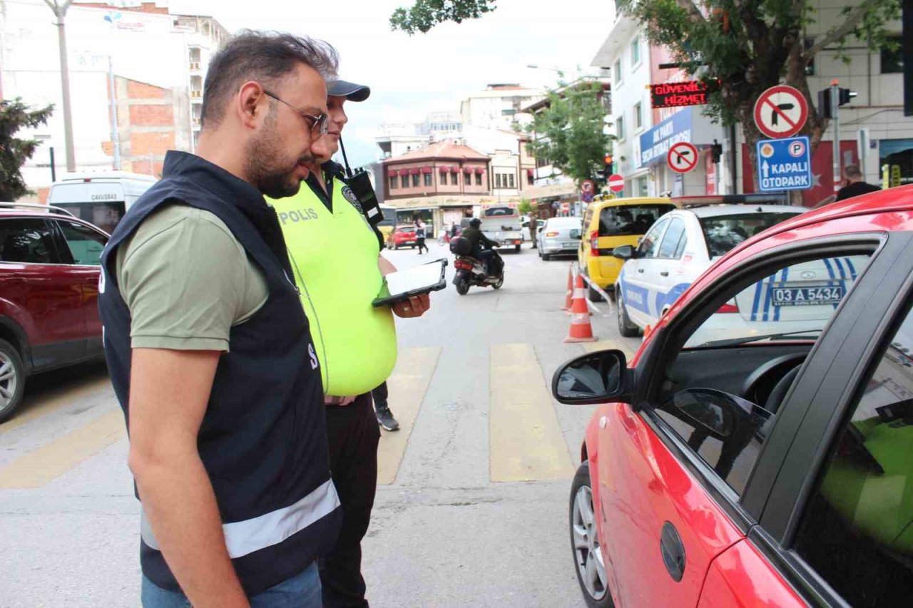 Afyonkarahisar polisinden ‘Huzur-3’ denetimi
