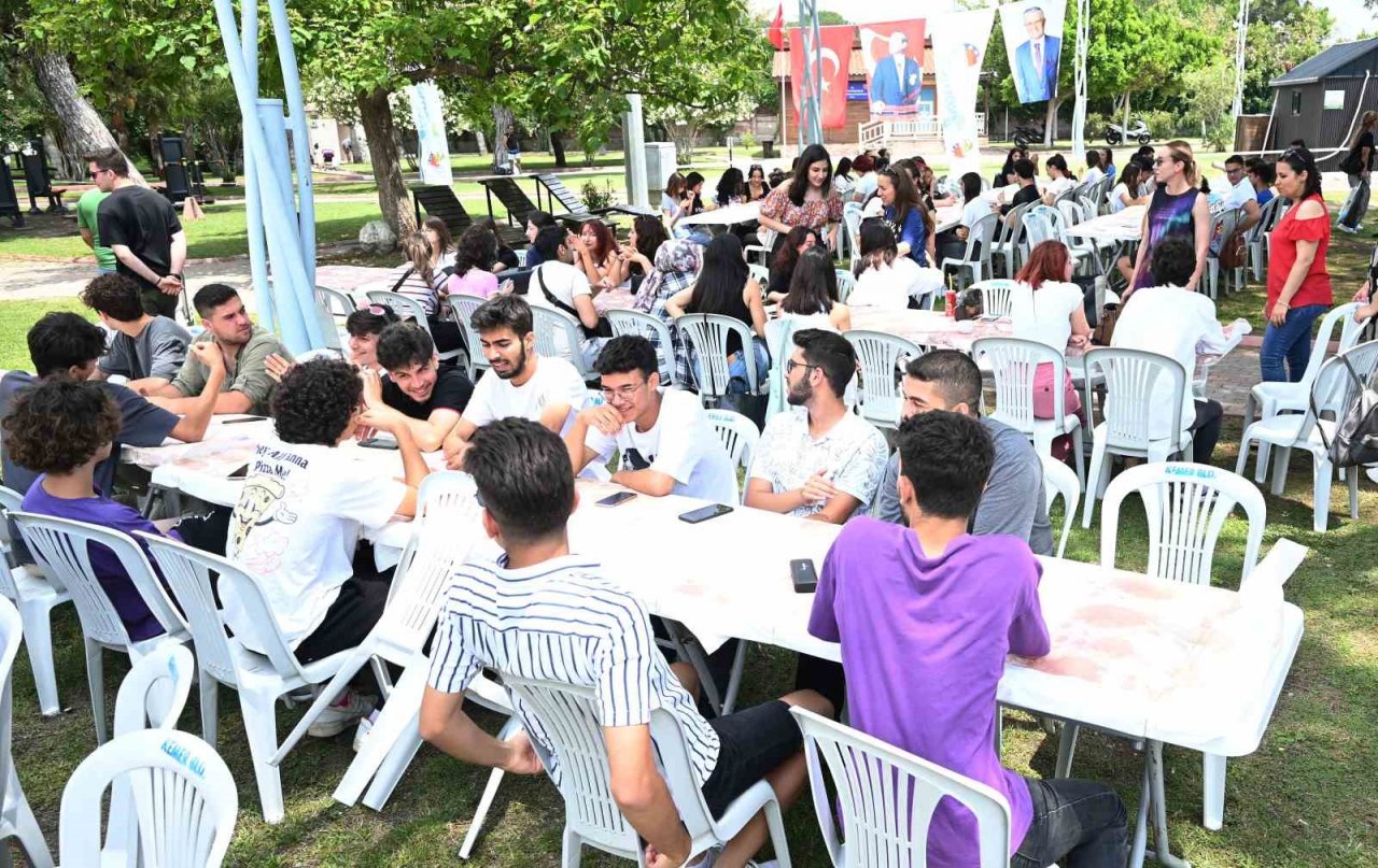 Sınav öncesi öğrencilere motivasyon yemeği