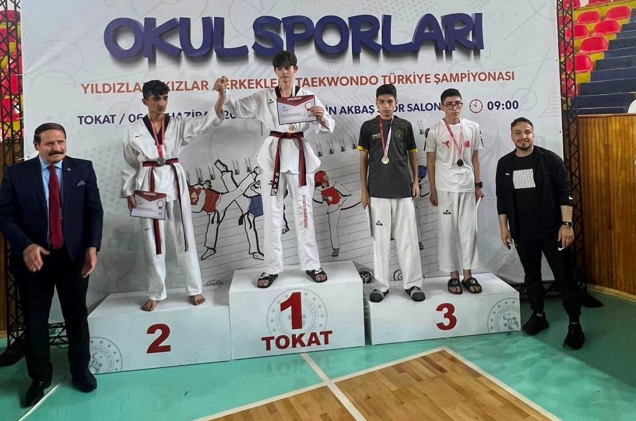 Altınova sporcular kürsüleri işgal etti