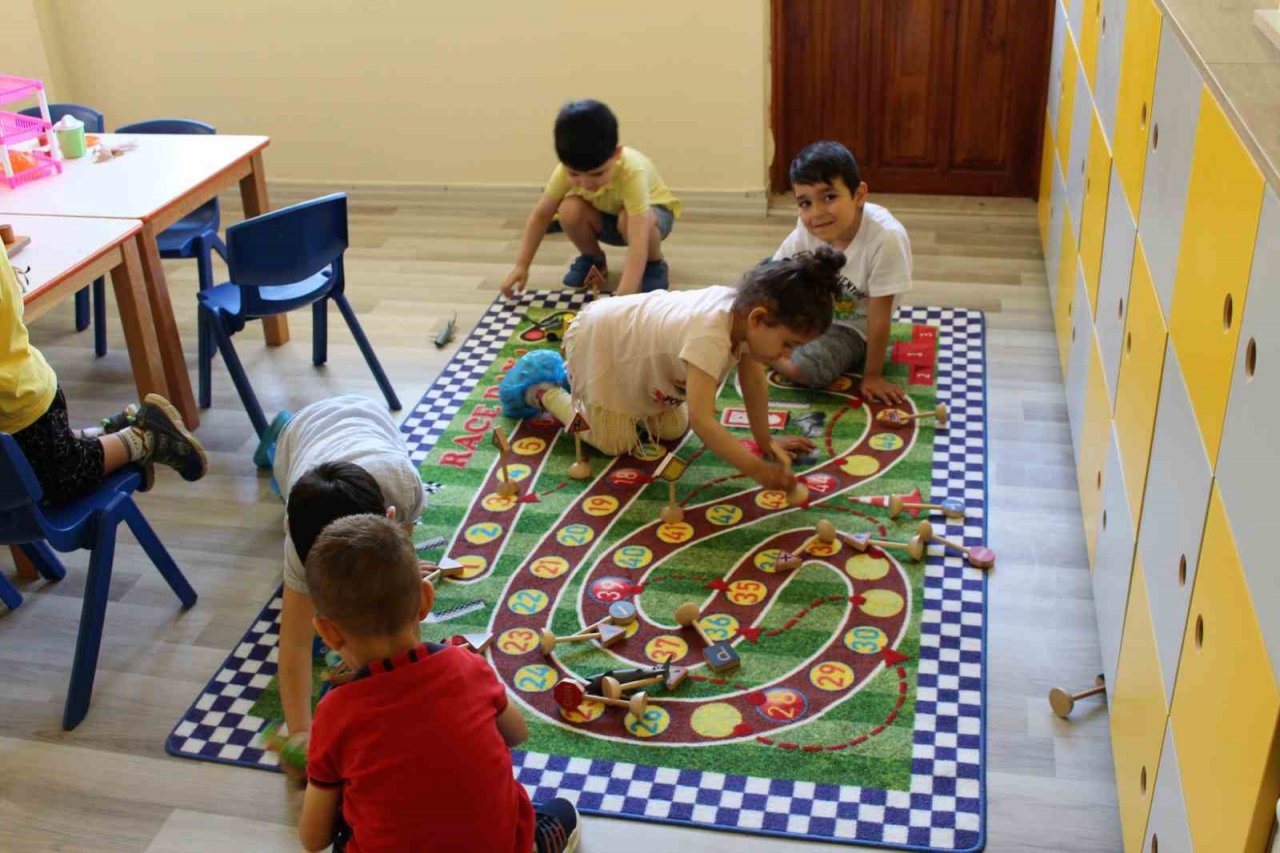 Finike Çocuk Kreşi ve Gündüz Bakımevi açıldı