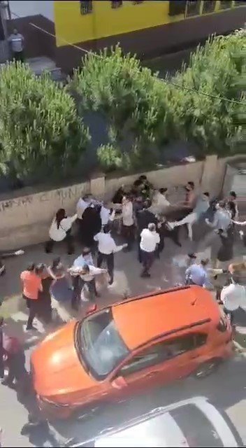 Ataşehir’de düğünde başlayan başlayan kavga sokağa taştı, ortalık savaş alanına döndü