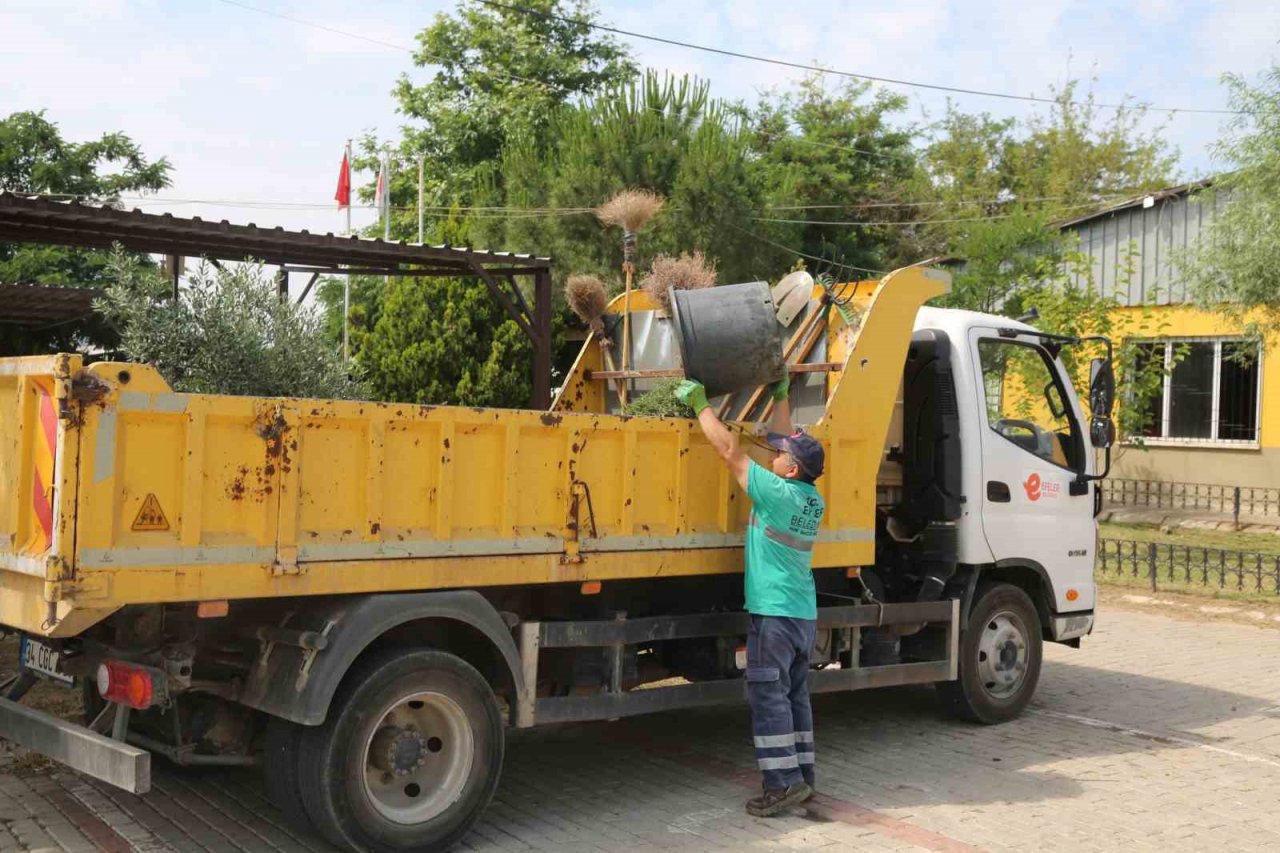 Efeler’de hayvan pazarı bayrama hazır