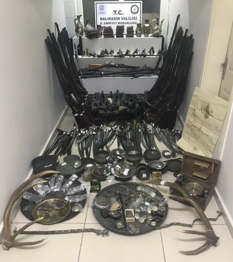 Tarihi eser operasyonunda ele geçirilenler polisi bile şaşırttı