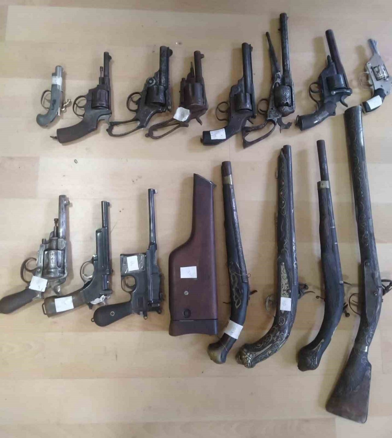 Tarihi eser operasyonunda ele geçirilenler polisi bile şaşırttı