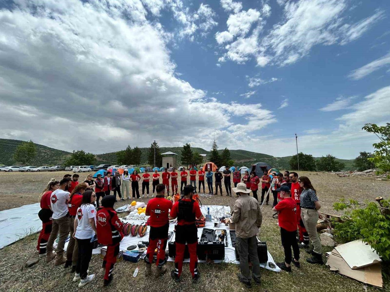 SAR ekibi, yeni gönüllülere kamplı eğitim verdi