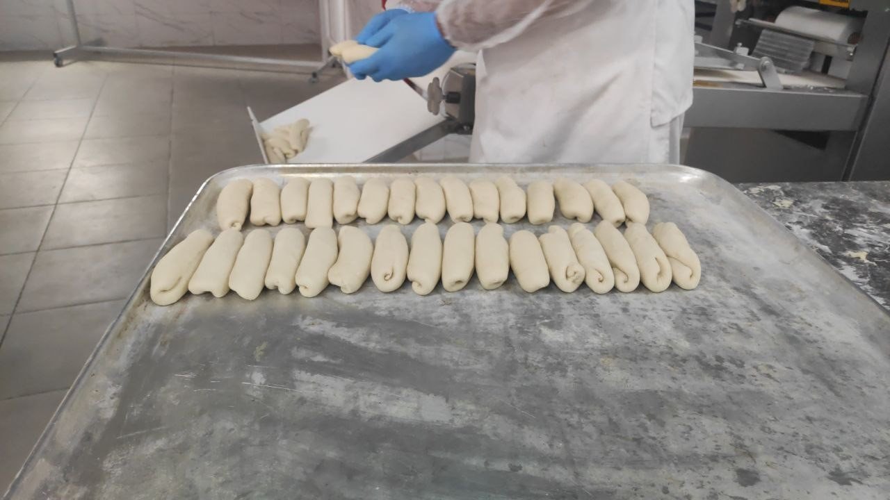 Hem staj yapacaklar hem de okulların ekmek ihtiyacını karşılayacaklar