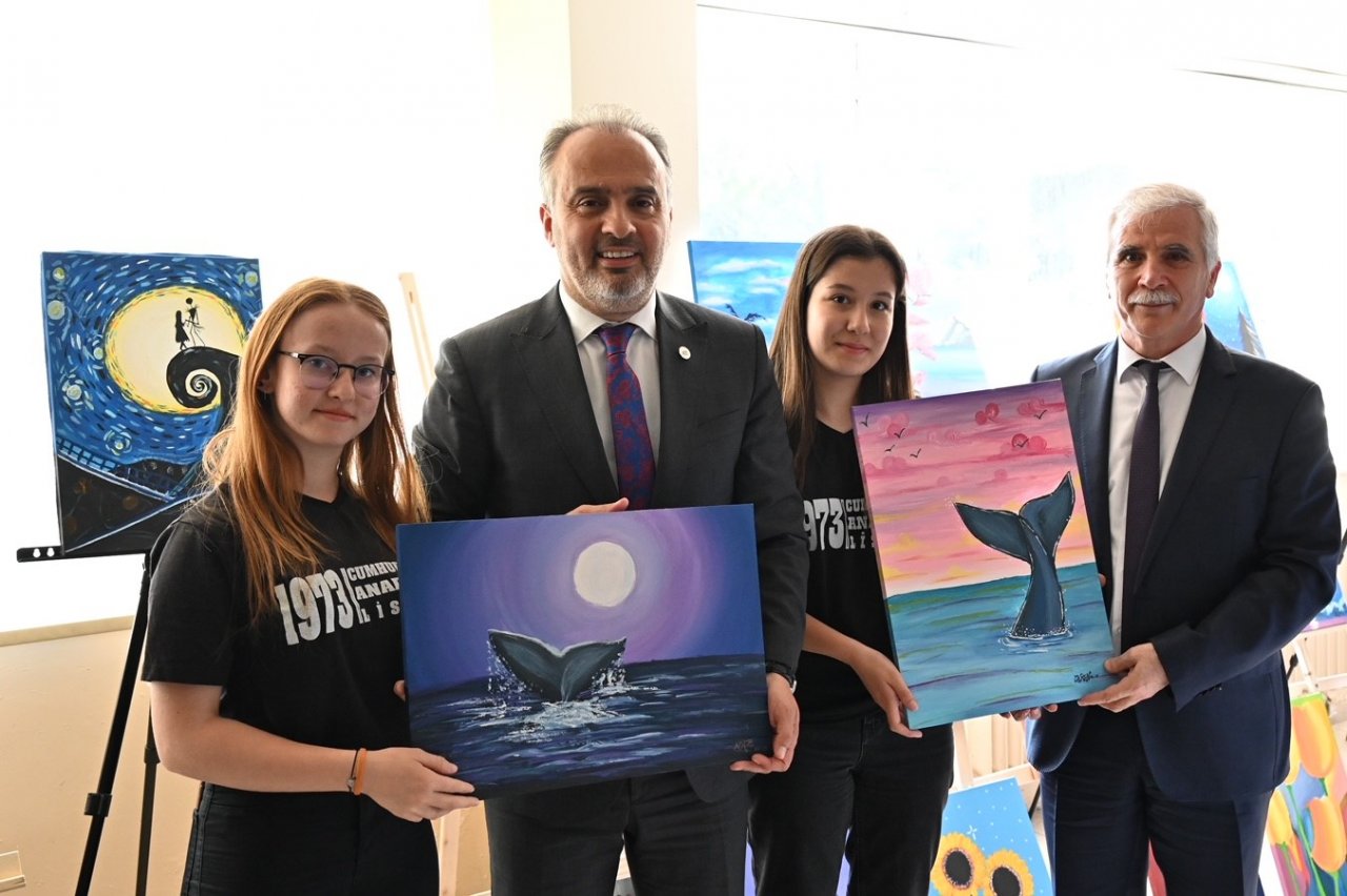 Gelecek gençlerle şekillenecek