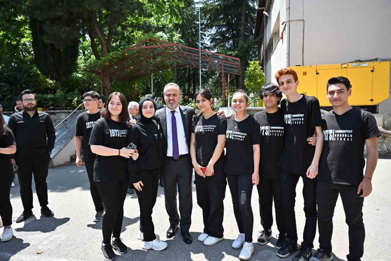 Gelecek gençlerle şekillenecek