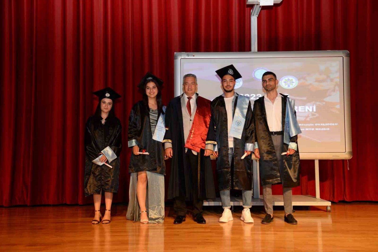 Büyükorhan ve Harmancık MYO mezunları belgelerini aldı