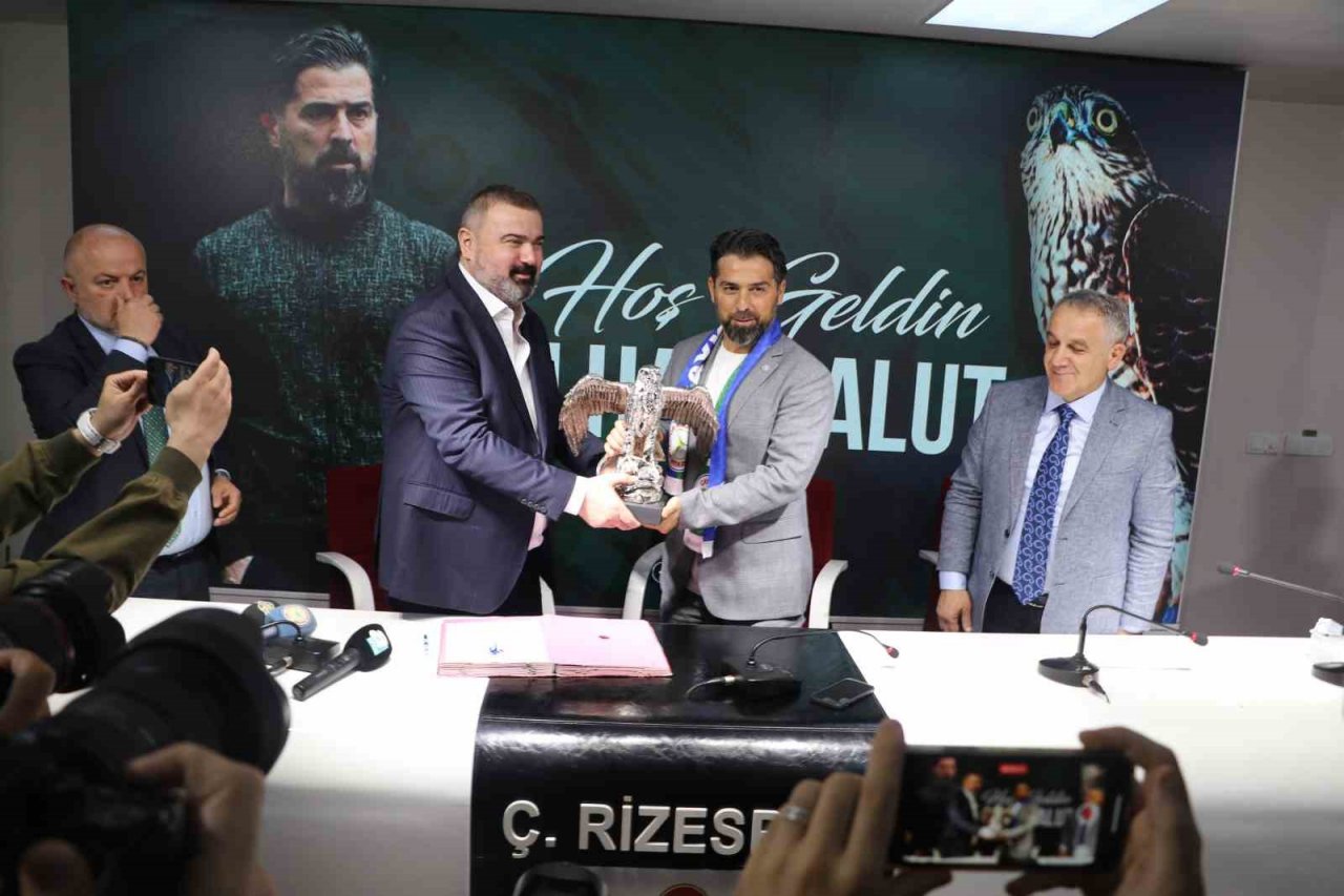 Çaykur Rizespor, İlhan Palut ile 1 yıllık sözleşme imzaladı