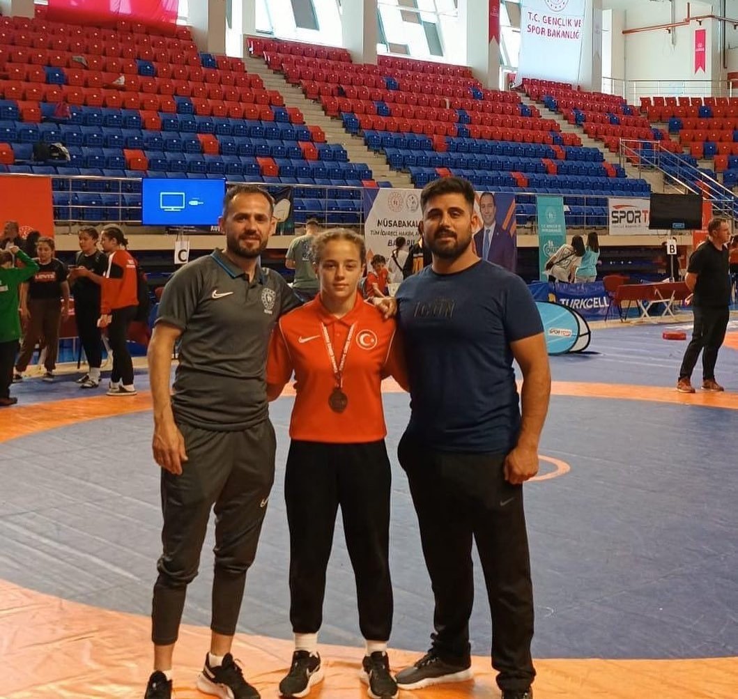 Kozanlı güreşçi aldığı derece ile milli takım kampına katılmaya hak kazandı