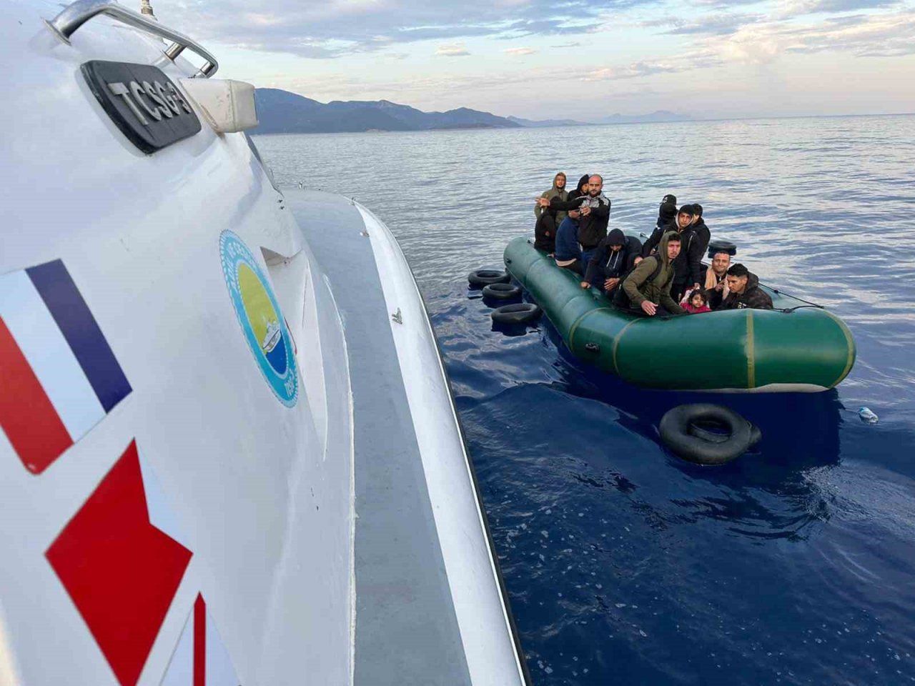 Datça’da 34 göçmen kurtarıldı, 17 göçmen yakalandı