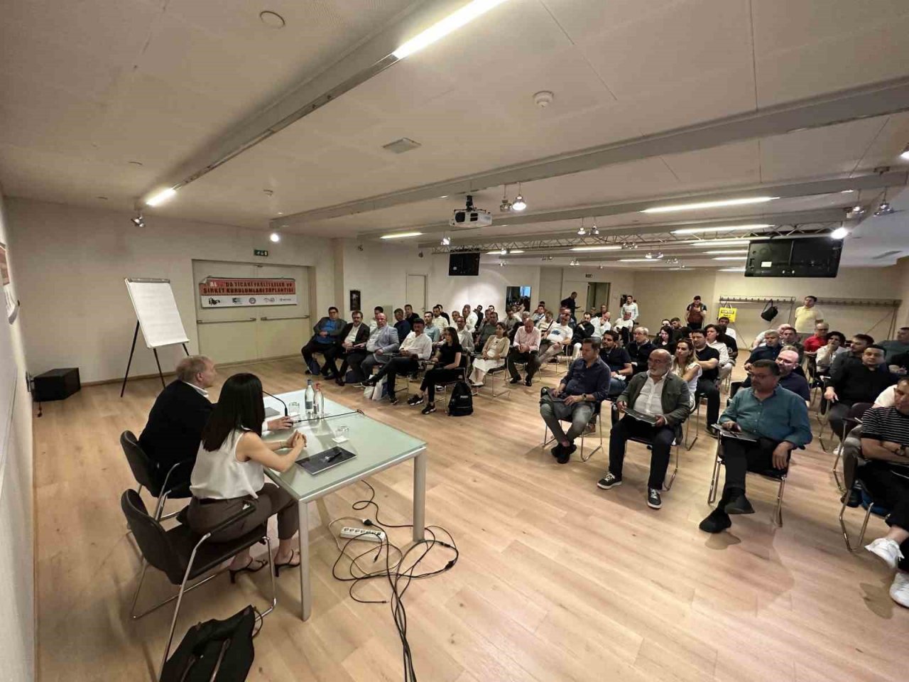 Denizli’den İtalya’ya 185 kişilik çıkarma